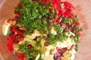 How to make a filling salad (with recipe)