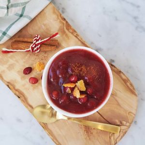 Cranberry sauce with apple, dates and orange