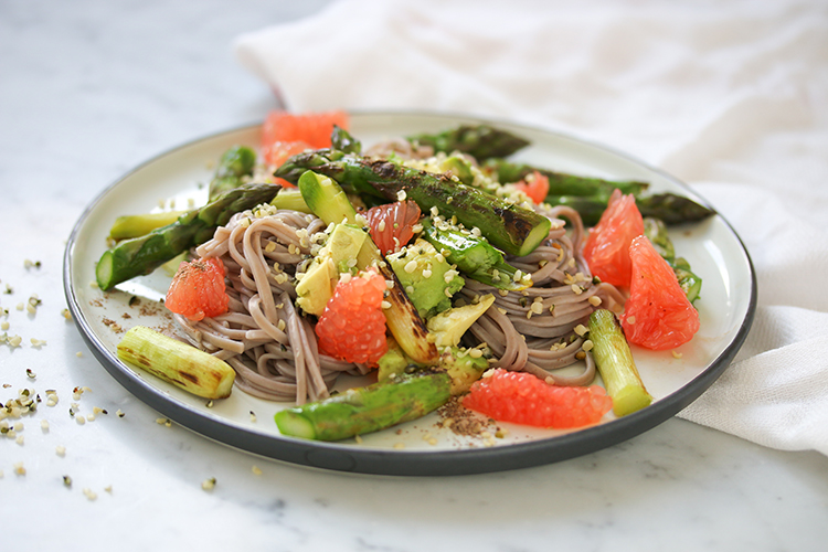 Roasted asparagus salad with pink grapefruit