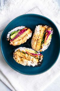 EASY Vegan Rice Sushi Sandwich Onigirazu light and easy naturally glutenfree plantbased dairyfree for lunch thegreencreator recipe 1
