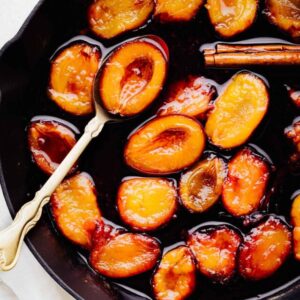 cropped-EASY-Stewed-Plums-with-Stone-Fruit-simple-ingredients-sugary-syrup-cinnamon-orange-infused-dessert-breakfast-TheGreenCreator-recipe-1.jpg