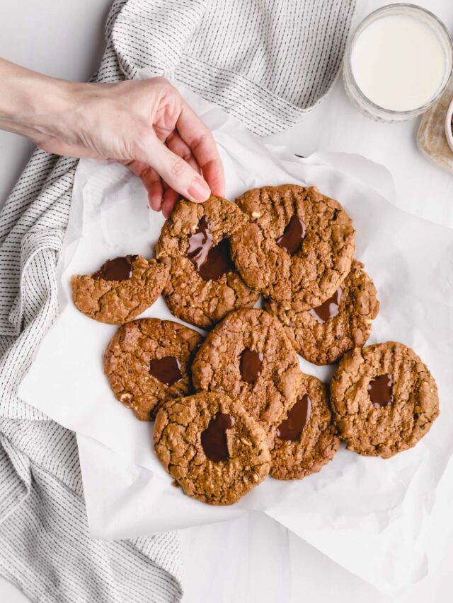 Vegan Peanut Butter Chocolate Chip Cookies